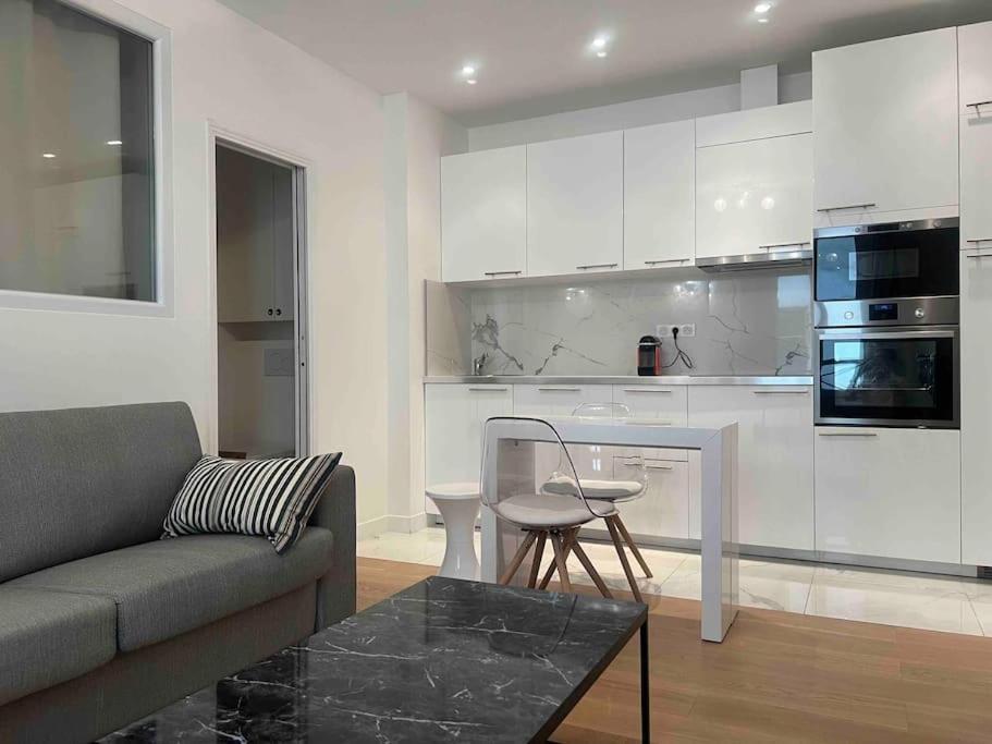 Luxury Appartment, Champs Elysees, Neuf ! Παρίσι Εξωτερικό φωτογραφία