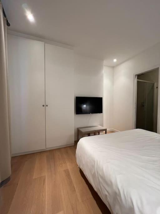 Luxury Appartment, Champs Elysees, Neuf ! Παρίσι Εξωτερικό φωτογραφία