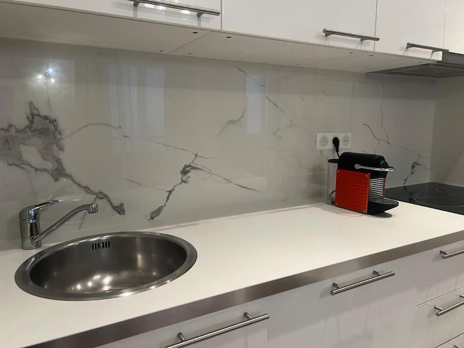 Luxury Appartment, Champs Elysees, Neuf ! Παρίσι Εξωτερικό φωτογραφία